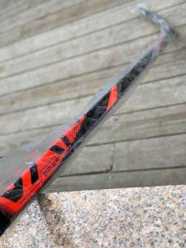 Senior Right Handed Mid Pattern  Vapor FlyLite Hockey Stick