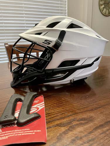 White Used Player's Cascade Youth S Helmet