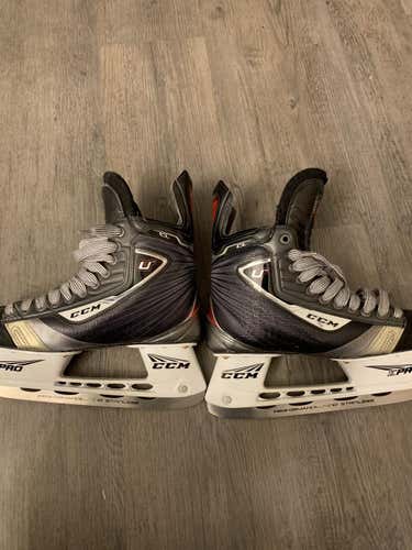 CCM U+CL 7D skates. Almost New!