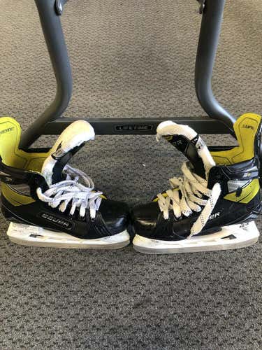 Used Bauer Supreme 3s Junior 04.5 Ice Skates Ice Hockey Skates