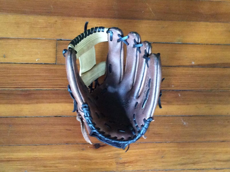 Brown Used Kid Pitch (9YO-13YO) Mizuno Right Hand Throw Infield Baseball Glove 11.5"