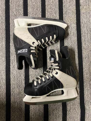 Used CCM  Size 5 Black Storm Hockey Skates