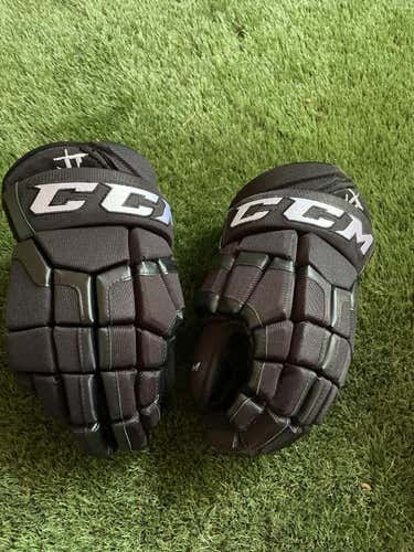CCM John Tavares Pro Stock Gloves ‘14