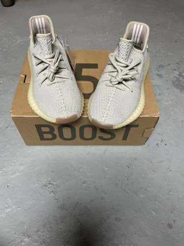Yeezy 350 V2 ( Sesame ) Size 6