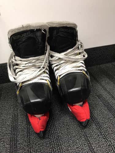 Used Bauer Regular Width  Size 8 Supreme 1S Hockey Goalie Skates