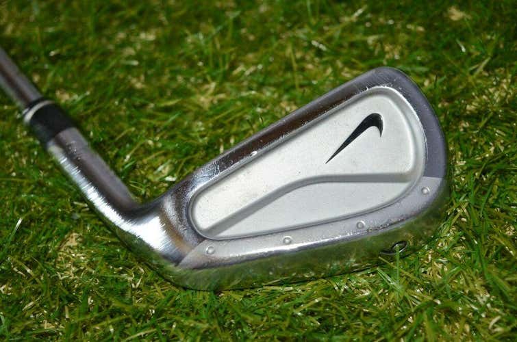 Nike 	Tour Forged 	6 Iron 	Right Handed 	37.75"	Steel 	Stiff	New Grip