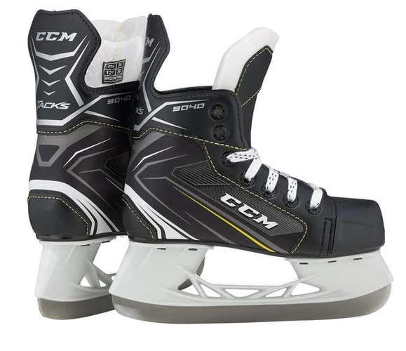 Junior CCM Regular Width  Size 4 Tacks 9040 Hockey Skates