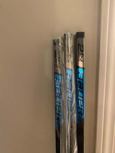 Senior Left Hand Mid Pattern Pro Stock Nexus 2N Pro Hockey Stick