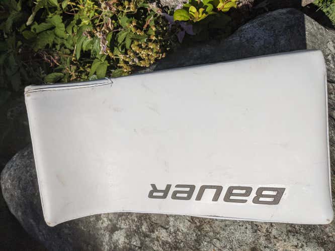 White Senior Used Bauer Regular Supreme 2S Pro