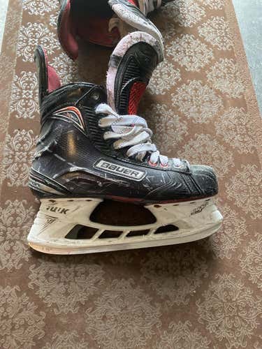 Used Bauer Size 7 Vapor X800 Hockey Skates
