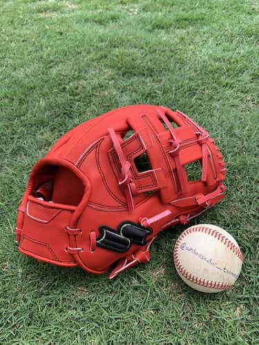 New SSK Red 11.75” Black Spirit Modified V-Post Web Baseball Glove
