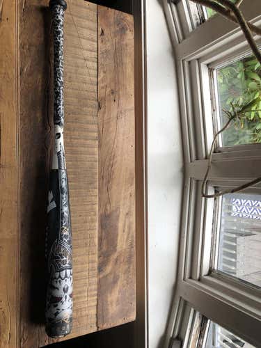 Used 2012 Demarini voodoo BBCOR 33/30