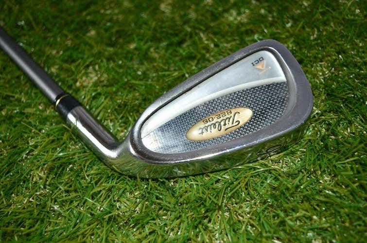 Titleist	DCI 822-OS	6 Iron	Right Handed	37.5"	Graphite	Regular	New Grip