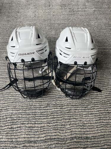 White Used Medium Bauer  Re-Akt 150 Helmet