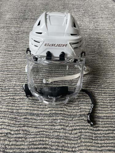 White Used Medium Bauer  Re-Akt 150 Helmet