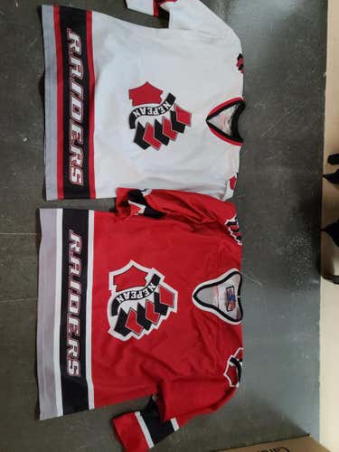 Adult Unisex team set jerseys home and away.