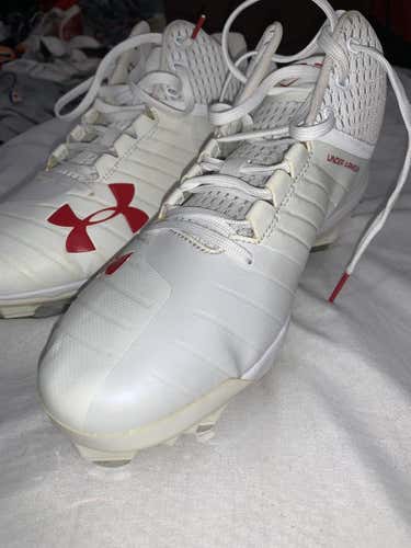 New Never Used UnderArmour DiamondTops Size ( Last price drop before gone )  9.5