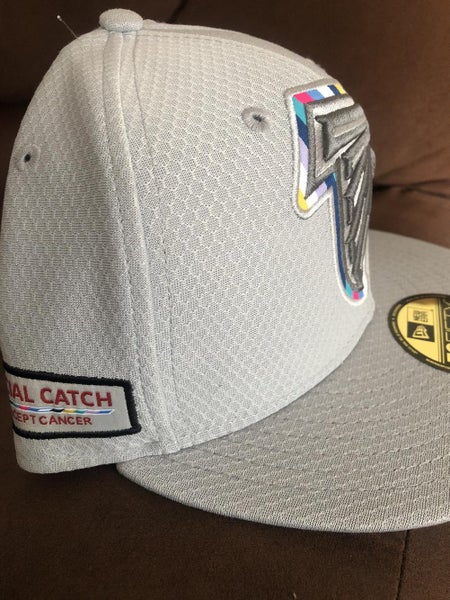 New Era NEW ENGLAND PATRIOTS Crucial Catch Intercept Cancer Gray