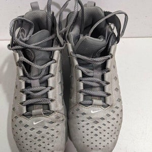 Nike Cleats Size 5 Gray/White Used
