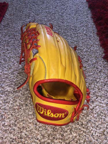 Yellow Used Outfield A2000 12.5" Baseball Glove