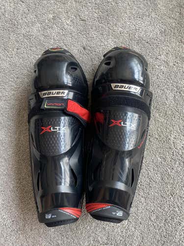 Junior Bauer Shin Pads