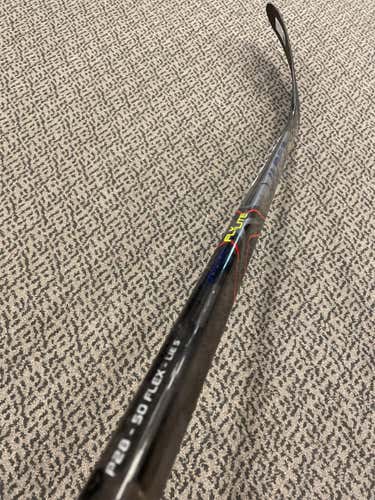Bauer Right Handed Vapor FlyLite P28 50 USA Hockey Stick