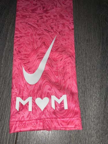 New MOTHERS DAY Nike Pink Arm sleeve !