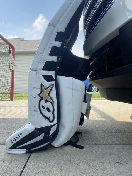 Black Used Intermediate 30+1" Brian's GNETiK 8.0 Goalie Leg Pads