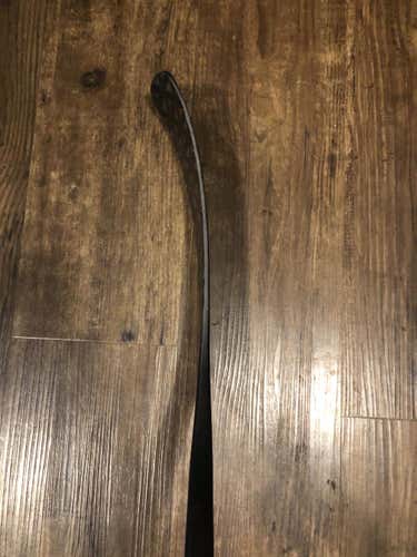 Brand New RH CRAZY OVY Like CURVE Pro Stock RibCor Reckoner Hockey Stick