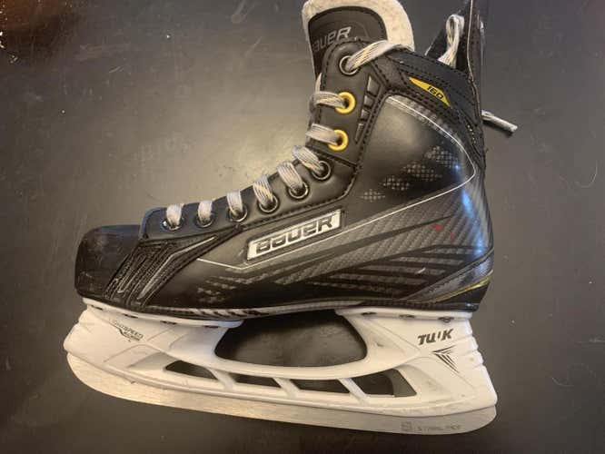 Used Bauer Regular Width  Size 5 Supreme 160 Hockey Skates