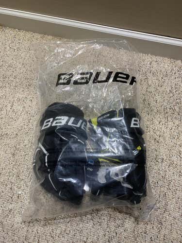 NEW 13”BAUER 3S GLOVE BLACK/WHITE