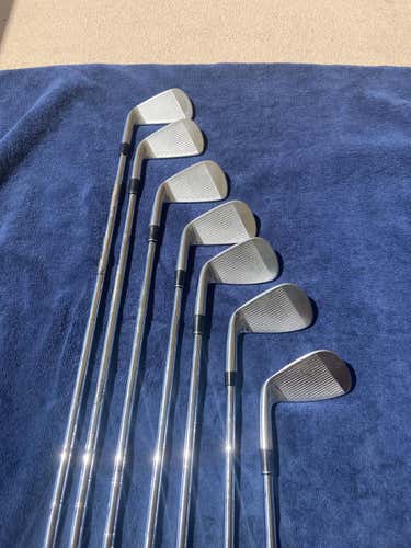 Men's Right Handed 4-PW Stiff Flex Steel Shaft Razr X Muscleback Iron Set