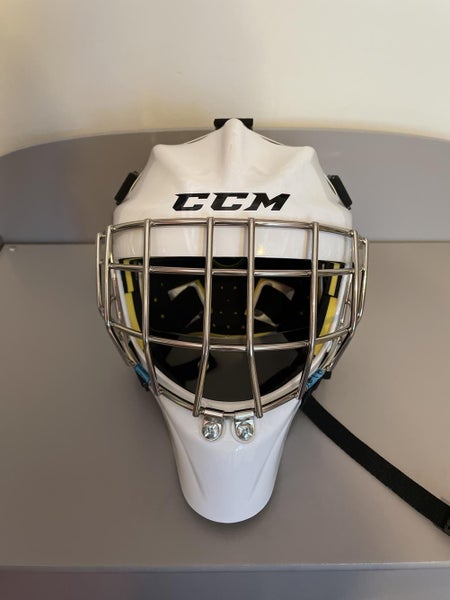 White Used CCM 1.5 Goalie Mask