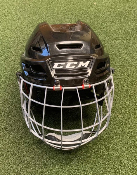 Used Youth Medium CCM Resistance 300 Helmet