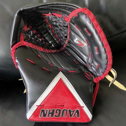 NCAA Pro Stock Return V7 PRO XR CARBON Goalie Glove