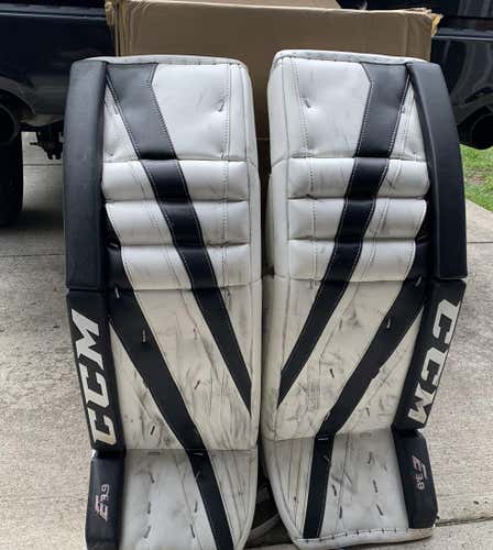 CCM EFlex 3.9 Goalie Pads 34”+1 Black and White