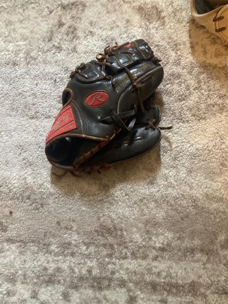 Rawling Right Hand Throw Heart of the Hide 11.75" Baseball Glove
