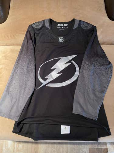 Tampa Bay Lightning Alternate Black Adult New Size 52 Adidas Jersey. OFFICIAL JERSEY!