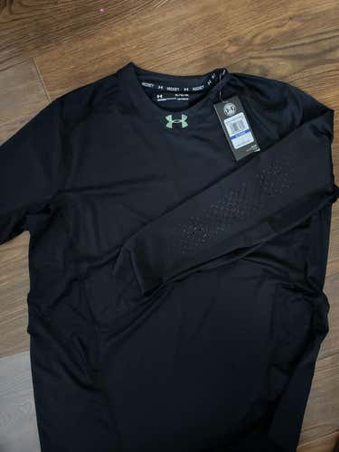 Black New Under Armour HeatGear XL Shirt