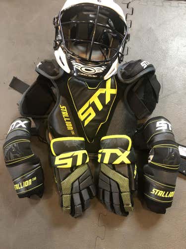 Used Medium STX Stallion 100 Shoulder Pads