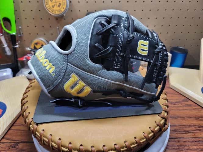 New Wilson A2000 1786 Baseball Glove 11.5"