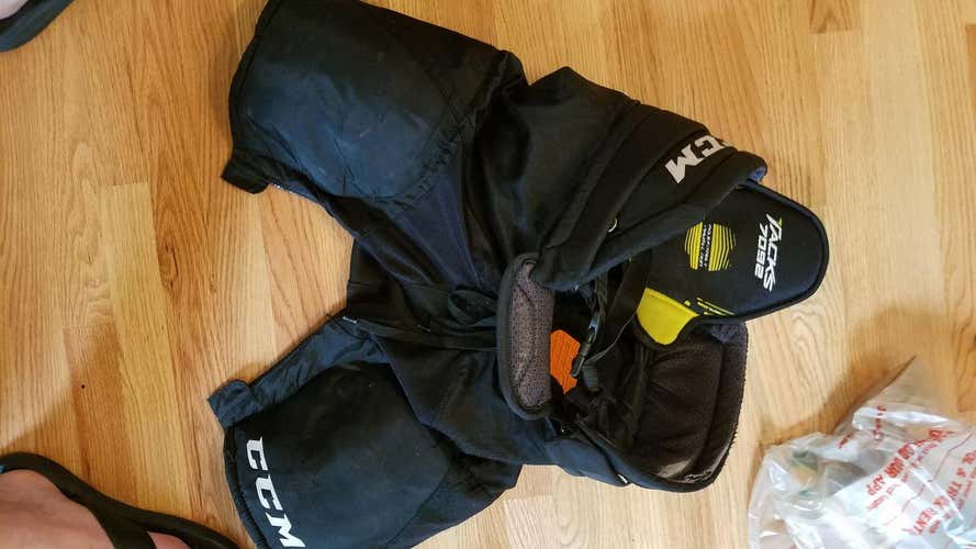 Black Junior Used Large CCM Tacks 7092 Hockey Pants