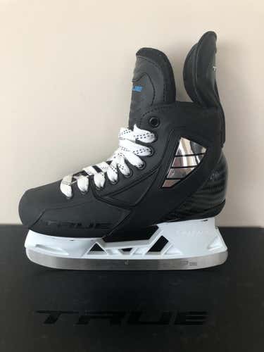 New Junior True Adjustable Stock Skates Hockey D&R (Regular) fits size 4.5-5 jr