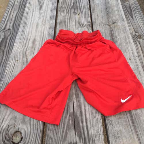 USED NIKE RED SHORTS SIZE LARGE