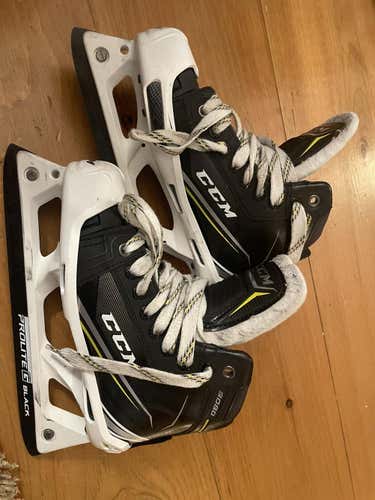 CCM Tacks 9080 Hockey Goalie Skates sz4 jr