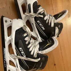 CCM Tacks 9080 Hockey Goalie Skates sz4 jr