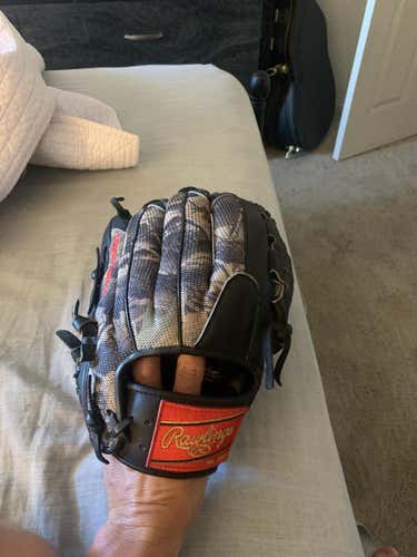 Black High School/College Pitcher's 12" Heart of the Hide Baseball Glove