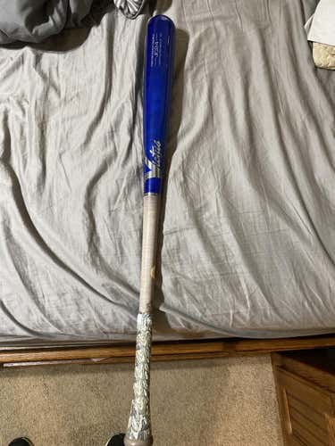 High School/College Wood (-3) 30 oz 33" Bat
