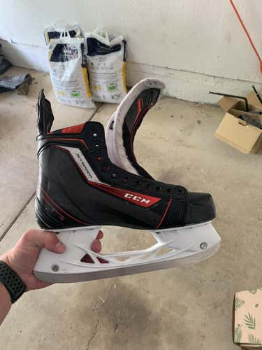New CCM Size 9 Hockey Skates