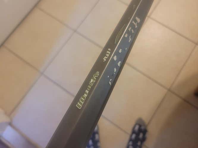 Warrior Titian Levitation lacrosse shaft